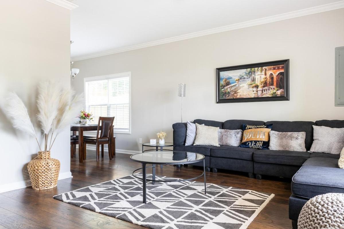 Stylish And Cozy Retreat Villa Buford Bagian luar foto