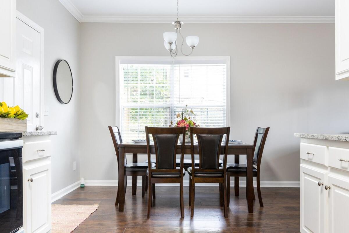 Stylish And Cozy Retreat Villa Buford Bagian luar foto