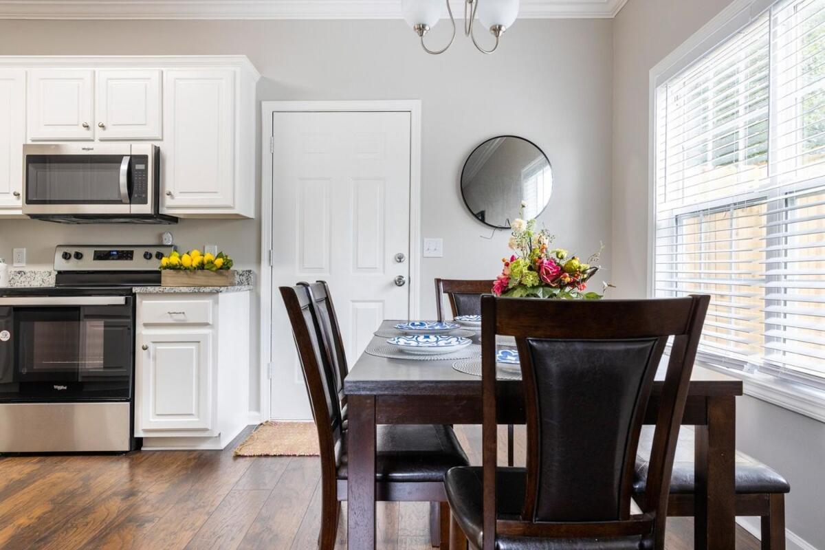 Stylish And Cozy Retreat Villa Buford Bagian luar foto
