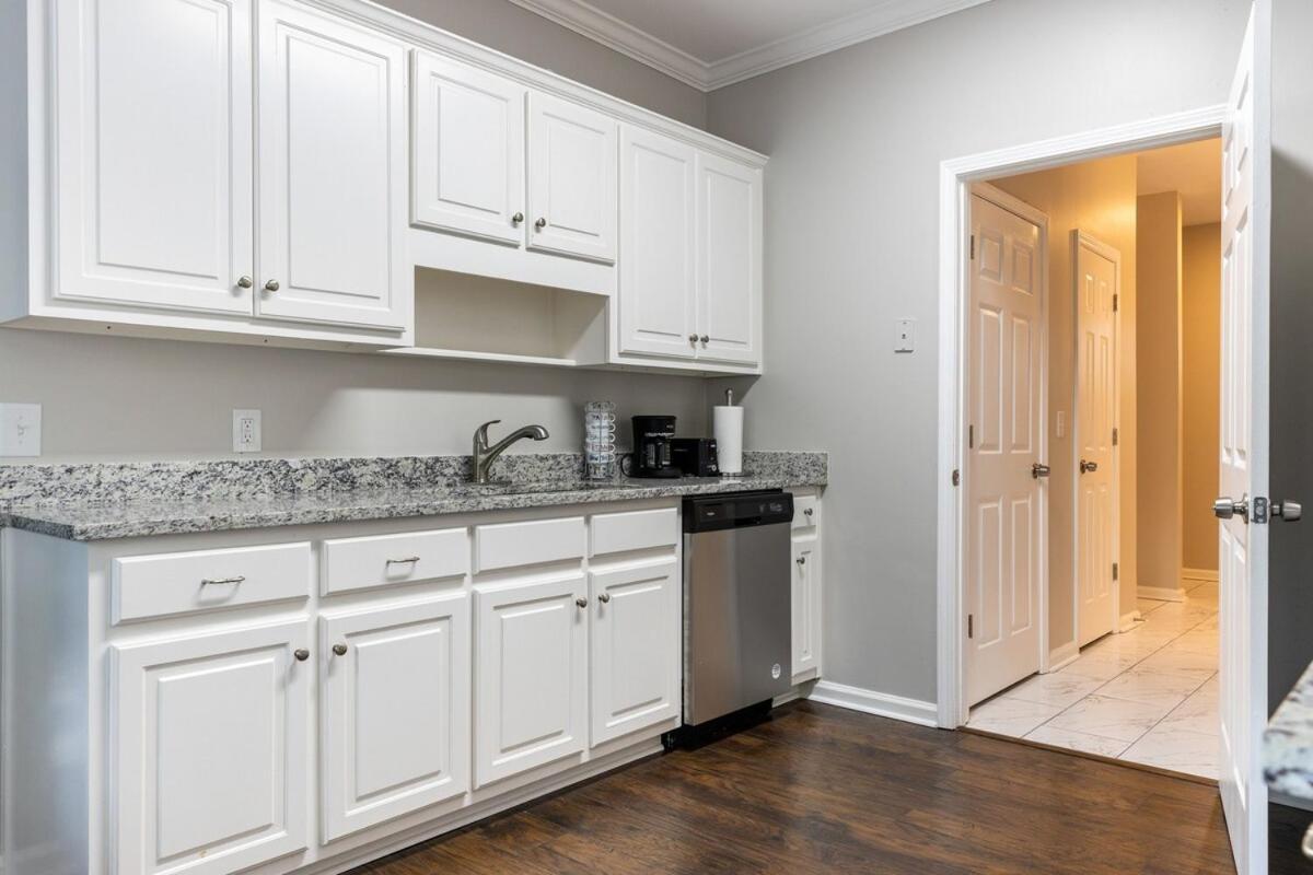 Stylish And Cozy Retreat Villa Buford Bagian luar foto
